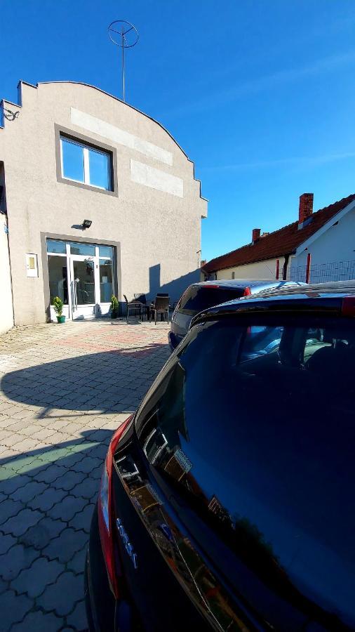 Apartman Mladenovic Leilighet Zaječar Eksteriør bilde